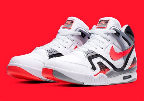 Nike Air Tech Challenge 2 